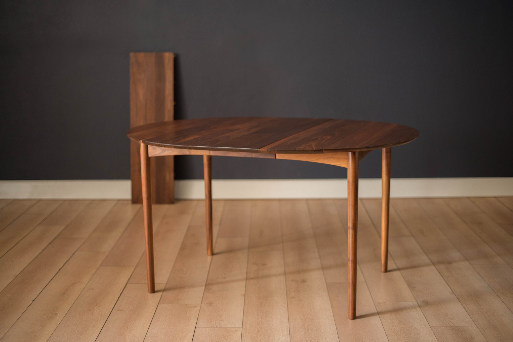 Dining Room Tables Mid-Century Walnut Expandible